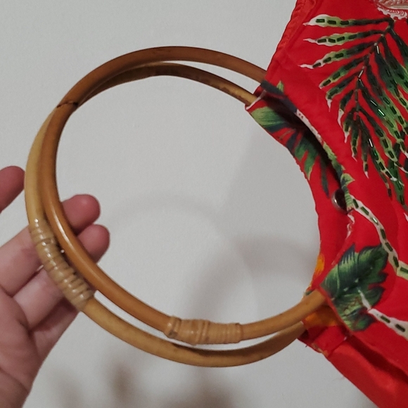 Vintage Embroidered Tropical Bird Purse with Bamboo Handles - Picture 5 of 10